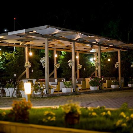 Kadrisa Hotel Durres Bagian luar foto