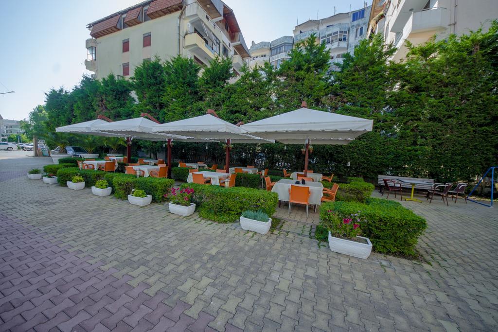 Kadrisa Hotel Durres Bagian luar foto
