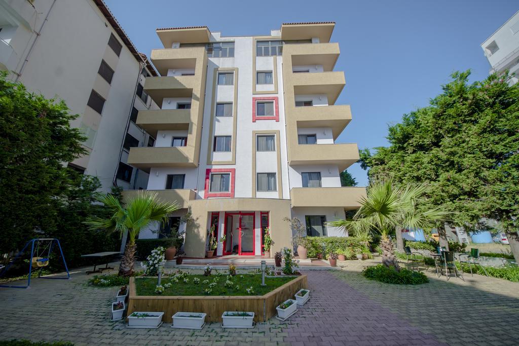 Kadrisa Hotel Durres Bagian luar foto